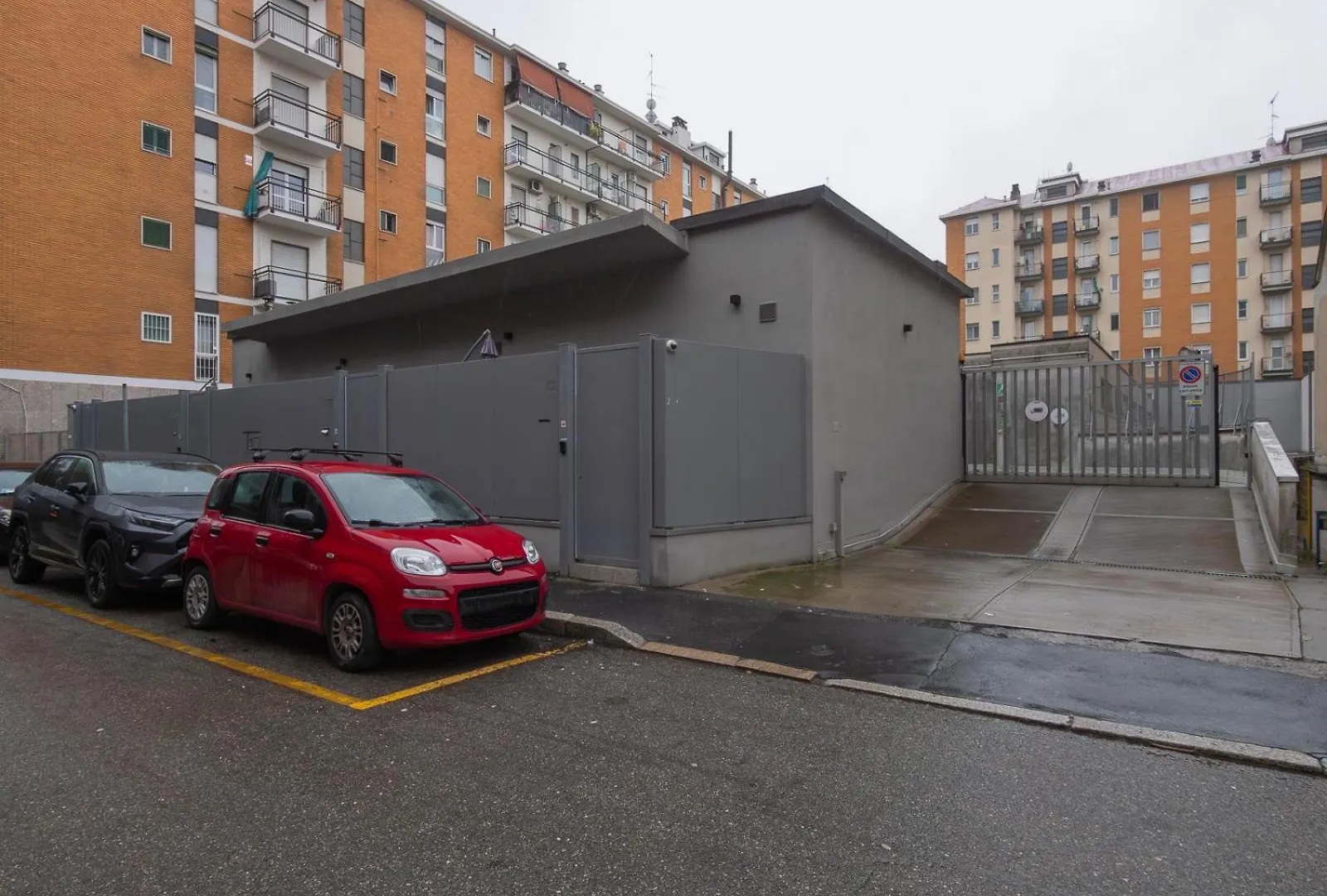 Ihost Studio - Toscanelli 10C Milano 0*,  İtalya